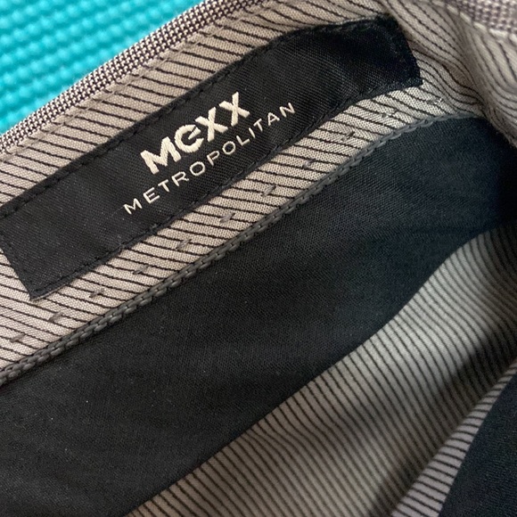 Men’s Suit - Picture 5 of 7